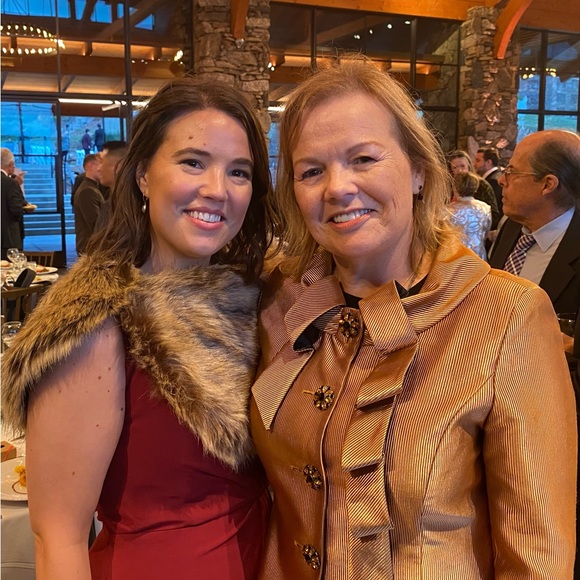 Meet your Posher, Zoe - Picture 2 of 4